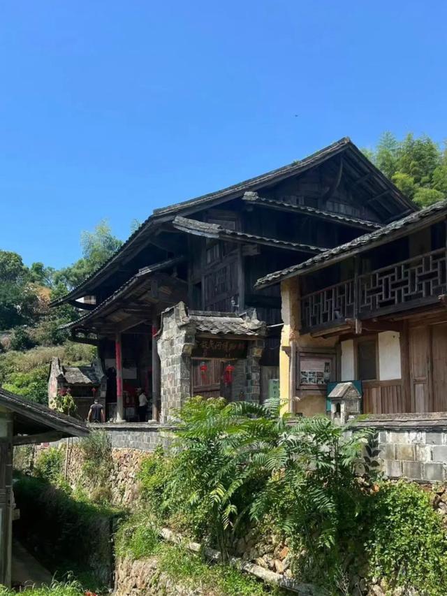 绝美小城,半山半海,物价不高,景点免费哟!