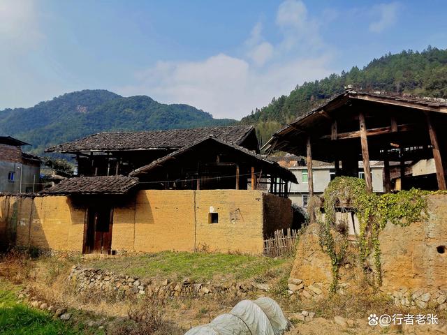 福建深山里600年畲族古村落“燕窝里”,古民居完整,全村姓吴
