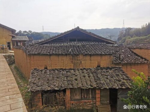 福建深山里600年畲族古村落“燕窝里”，古民居完整，全村姓吴