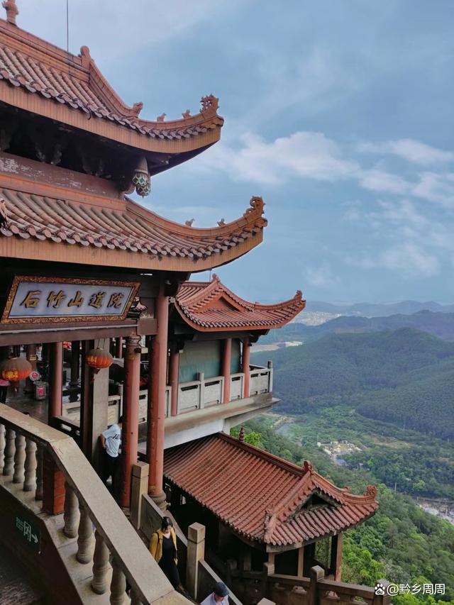 神秘道观,里面睡一觉能得神仙托梦,记者亲身体验表示不可思议
