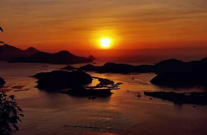 跟着古诗游霞浦丨三沙湾：鱼盐成市浪中船