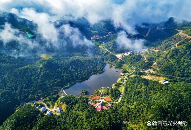 探秘梅花山：地质瑰宝与生态画卷中的文化宝藏