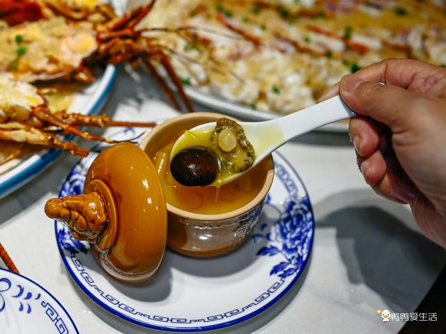 在厦门90年前最火爆旅社边,饕餮海鲜安排上,常常满真是大满足