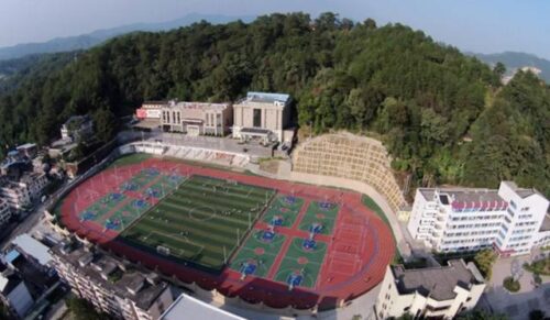 抖音创始人张一鸣，福建龙岩人，18岁考入南开，如今成中国首富