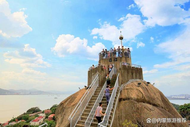 登顶日光岩需要多长时间,登顶日光岩有哪些注意事项?