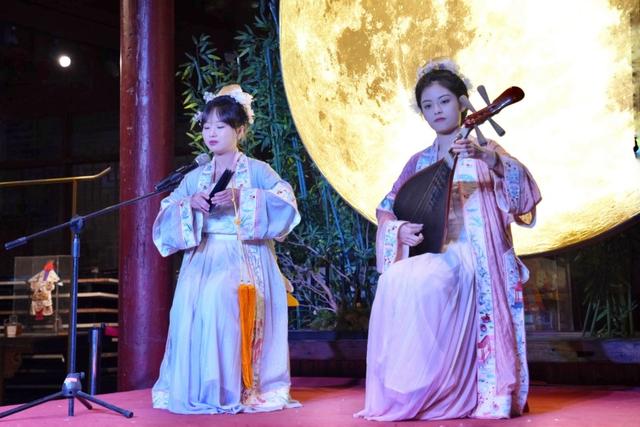 白天看世遗、晚上赏非遗,泉州Citywalk在烟火中遇到仙