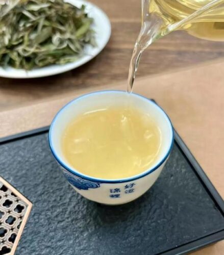 福鼎白茶是高档茶吗？高品质背后的茶文化与市场定位