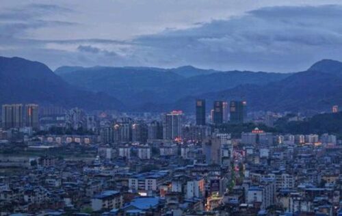 福建“巨无霸”县级市？常住人口不到50万，面积比2个深圳还要大