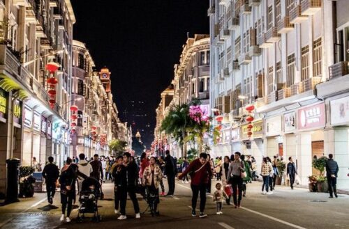 厦门最热闹的街道，满眼异国风情，到处都是游客