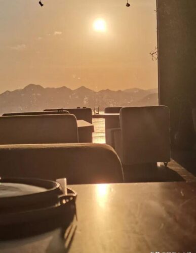 福建就能感受希腊风情，霞浦首家面向大海的希腊风温泉民宿