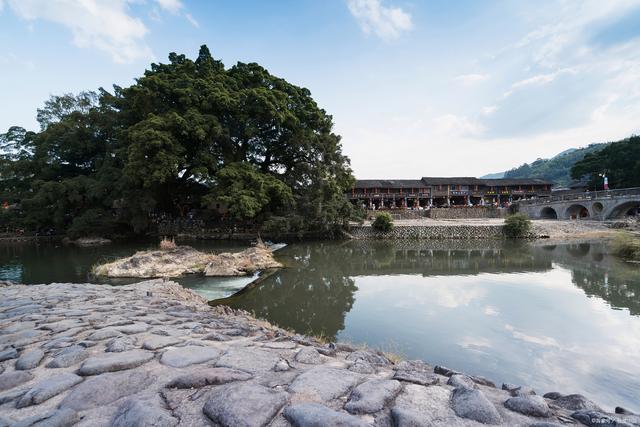 现在去厦门旅游大概要多少钱一个人,一个人去厦门怎么玩费用多少