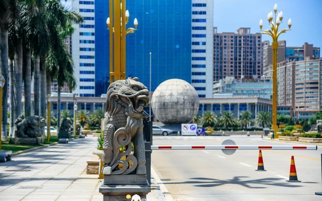 泉州石狮最核心地带广场,有108只石狮子,市民游客都爱来