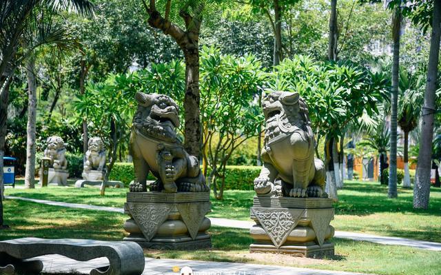 泉州石狮最核心地带广场,有108只石狮子,市民游客都爱来