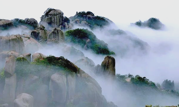 福建海岸线上,隐藏着与武夷山媲美、却鲜为人知的“仙都”奇山!