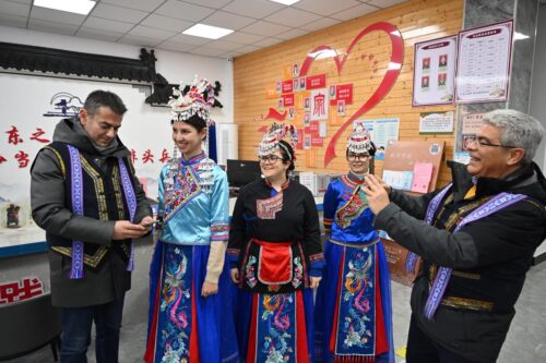 福建霞浦：意大利客人体验畲乡风情