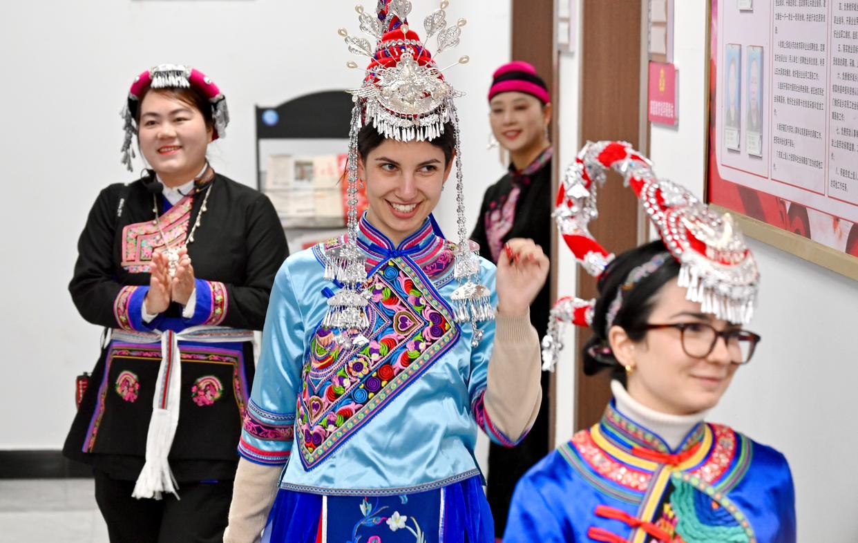 福建霞浦:意大利客人体验畲乡风情