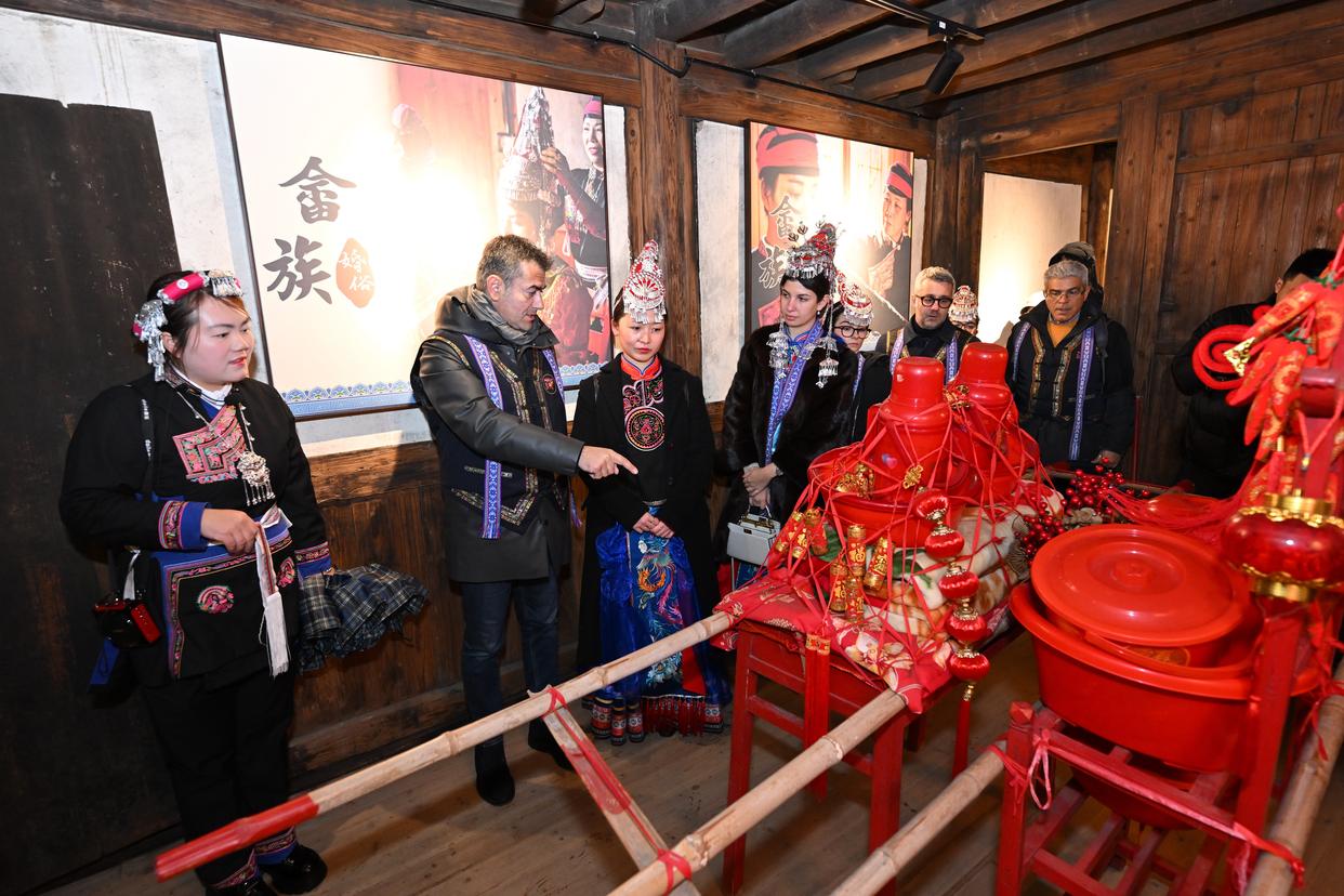 福建霞浦:意大利客人体验畲乡风情