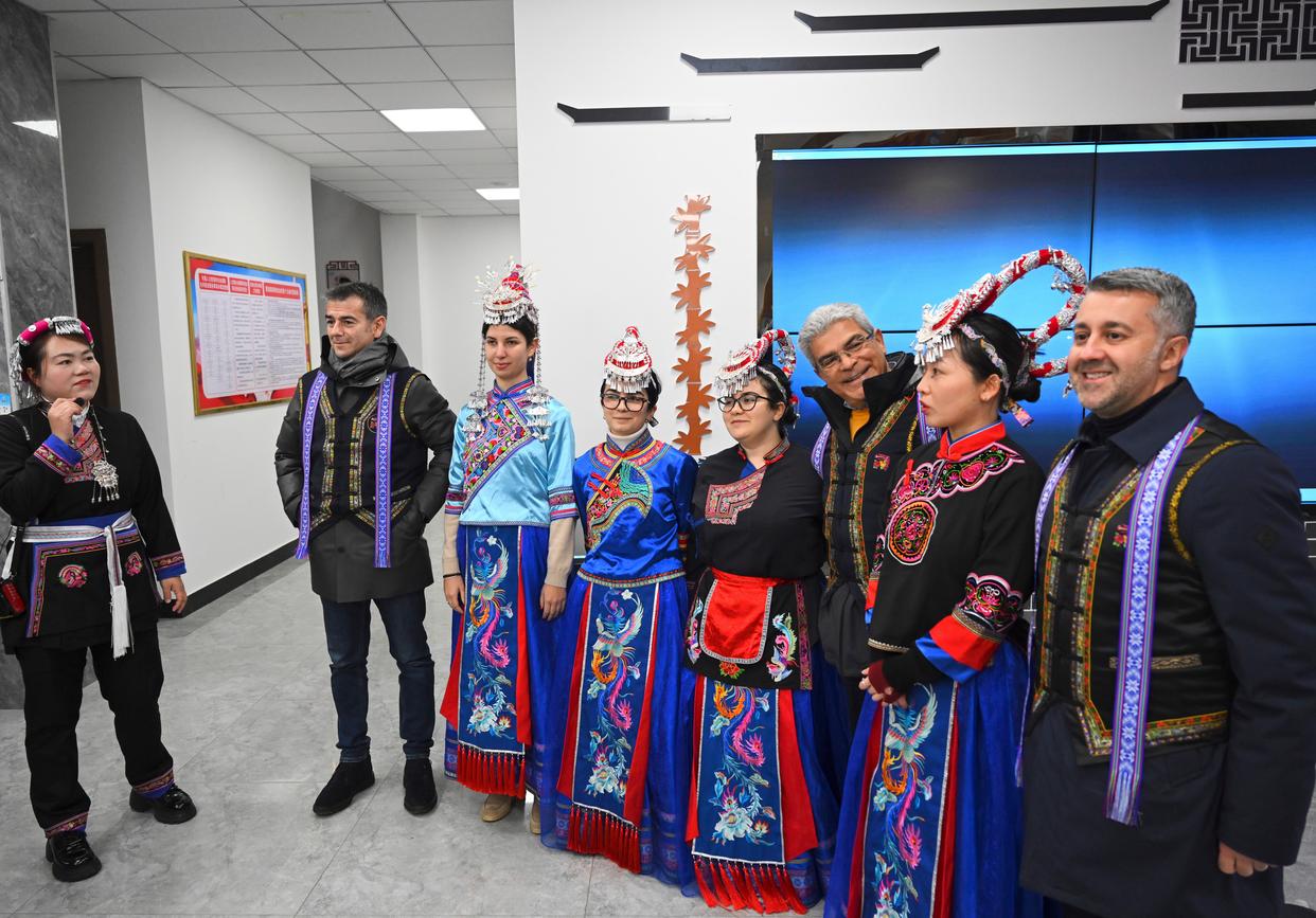 福建霞浦:意大利客人体验畲乡风情