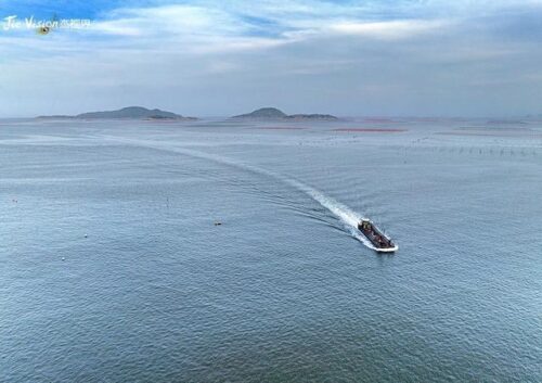 夕阳余晖下的绝美渔村蔚蓝海湾与落日熔金景色让人震撼东壁村