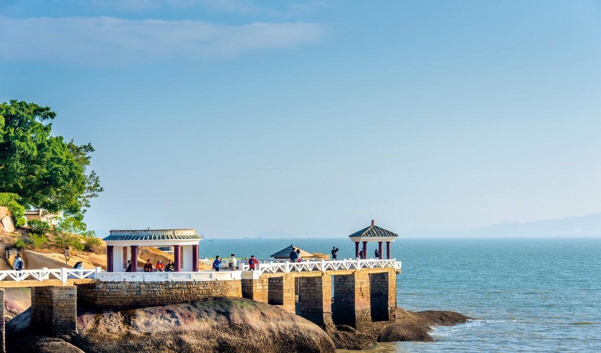 台湾首富的私家园林，融山海湖为一体，园内还藏了座“跨海大桥”