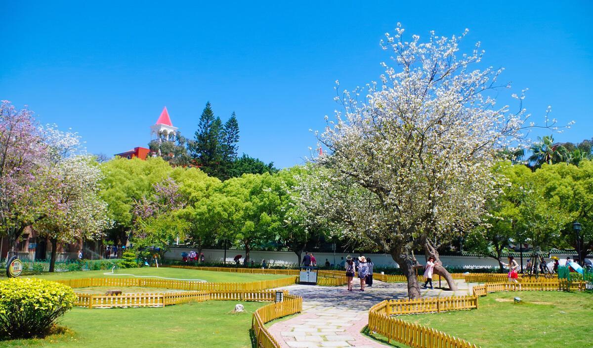 台湾首富的私家园林，融山海湖为一体，园内还藏了座“跨海大桥”