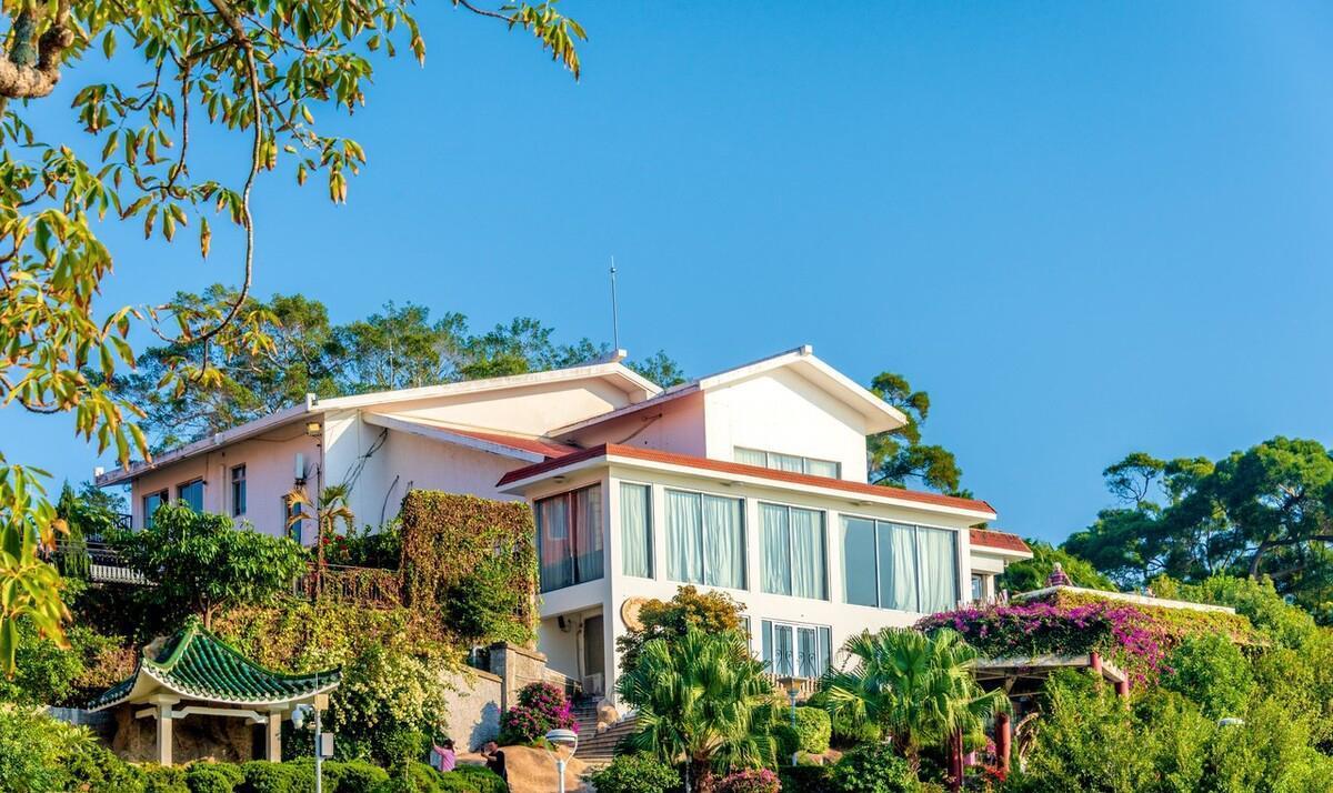 台湾首富的私家园林，融山海湖为一体，园内还藏了座“跨海大桥”