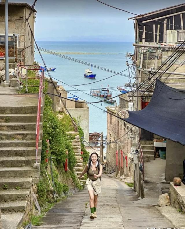 发现一个适合中老年朋友慢游的小城,靠山面海!景点免费!