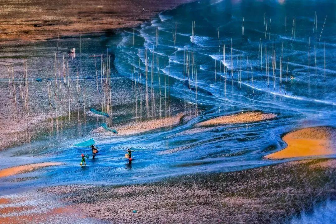 碧水萦绕长天,霞辉铺满大海,在霞浦遇见油画般的天光水色