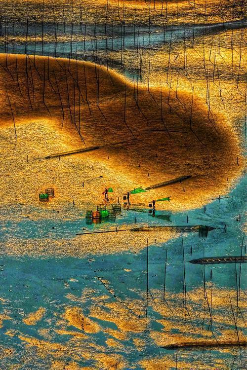 长歌凌浩渺，色色绚芳州，沉醉在“落日熔金，暮云合璧”的美景中